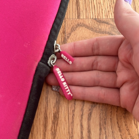 15 Inch Hello Kitty Laptop Case - Picture 3 of 6